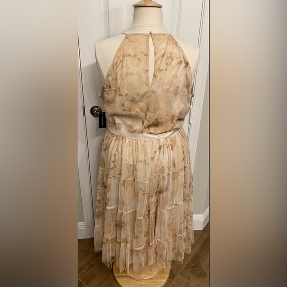 3x Plus Dress 🤍 - Picture 4 of 5